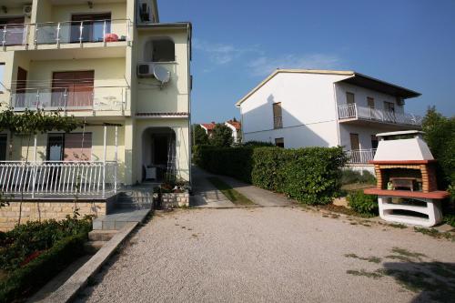Apartments with a parking space Crikvenica - 9651 - image 9