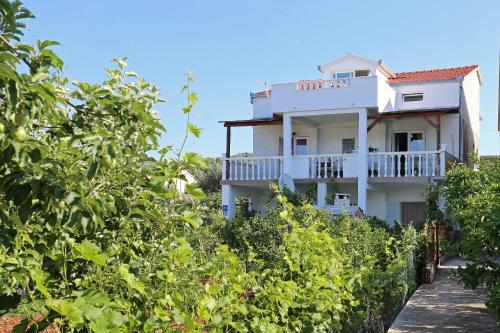 Apartments by the sea Poljica, Trogir - 10237