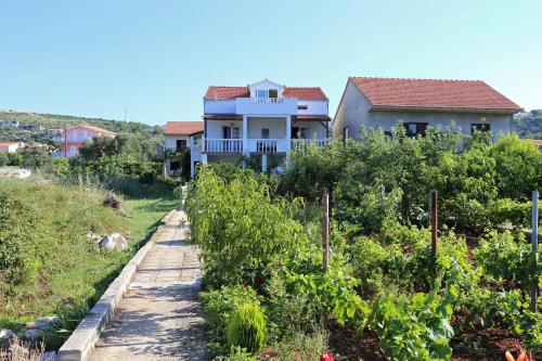  Apartments by the sea Poljica, Trogir - 10237 in Marina