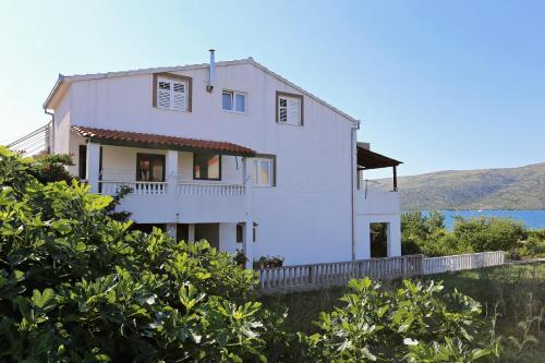  Apartments by the sea Poljica, Trogir - 10237 in Marina
