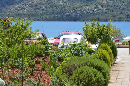 Apartments by the sea Poljica Trogir - 10237 - image 8