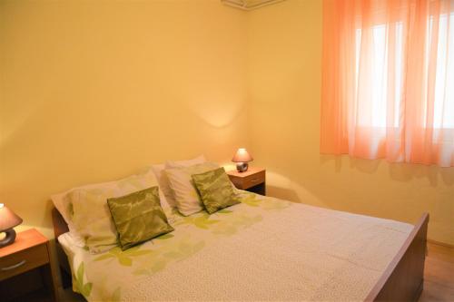Apartments by the sea Poljica Trogir - 10237 - image 11