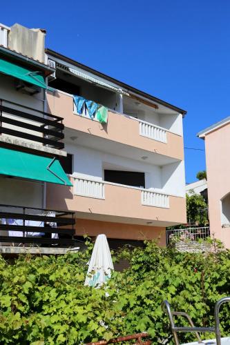  Apartments by the sea Stanici, Omis - 10305 in Tice