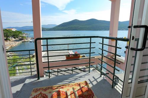 陽台/露台, Apartments by the sea Zuronja, Peljesac - 10123 in 布達加維斯