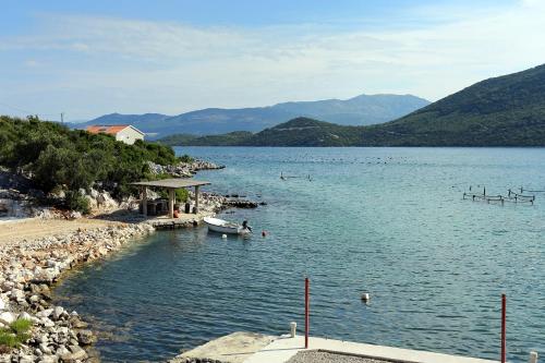 Apartments by the sea Zuronja, Peljesac - 10123