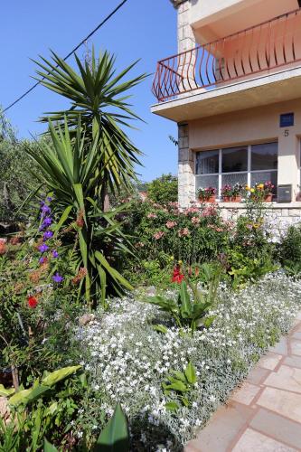Apartments by the sea Korcula - 10042 - image 8
