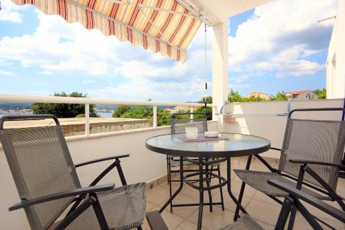 Apartments by the sea Kuciste - Perna, Peljesac - 10154