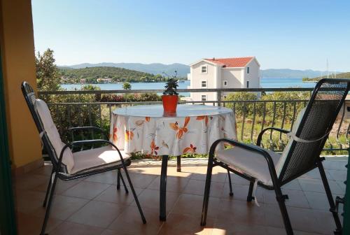 Apartments by the sea Loviste, Peljesac - 10197