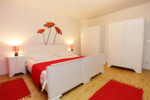 One-Bedroom Apartment with Terrace image 9