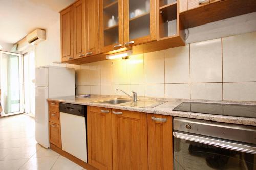 Holiday apartments Split - 10315 - image 3