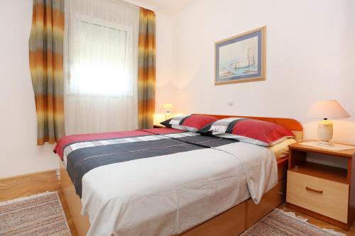 Holiday apartments Omis - 9492 - image 7