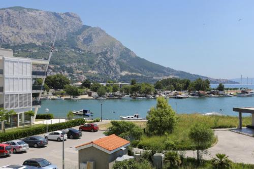 Holiday apartments Omis - 9492 - image 12