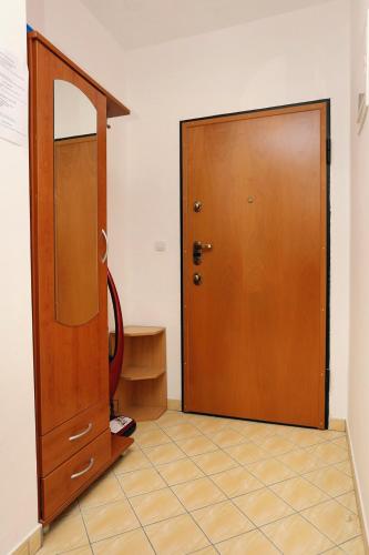 Holiday apartments Omis - 9492 - image 13