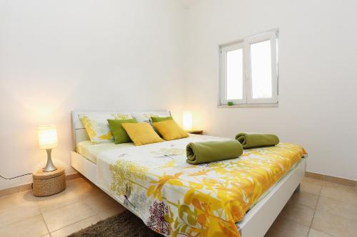 Apartments by the sea Seget Vranjica, Trogir - 10328