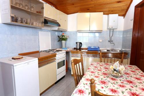 Apartments by the sea Viganj Peljesac - 10140 - image 2