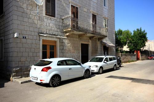Apartments by the sea Kastel Stafilic Kastela - 10264 - image 4