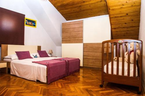 Apartments by the sea Kastel Stafilic Kastela - 10264 - image 9