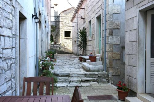 Holiday house with a parking space Zrnovo, Korcula - 10030