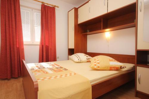 One-Bedroom Apartment with Terrace