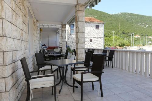 Apartments and rooms by the sea Hodilje, Peljesac - 10234 in สโตน