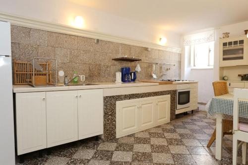 Apartment Trpanj 10046a - image 13