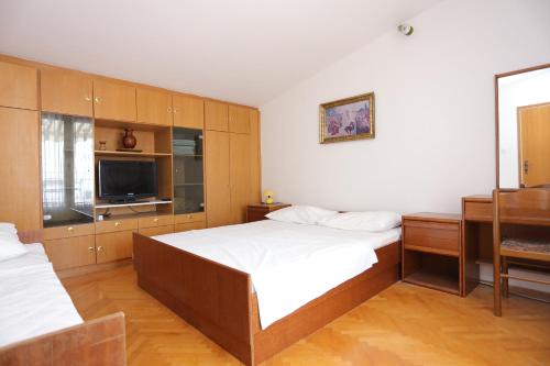 Apartments with a parking space Makarska - 9506 - image 6