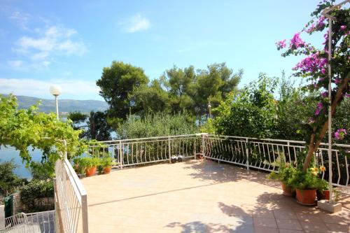 Apartments by the sea Mastrinka Ciovo - 10261 - image 8