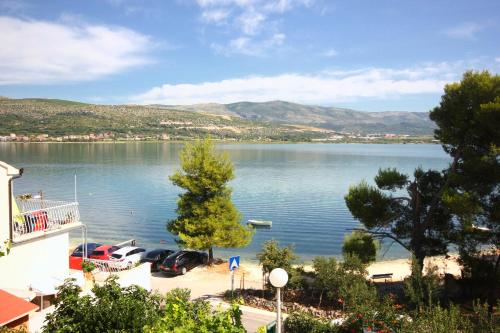 Apartments by the sea Mastrinka Ciovo - 10261 - image 11