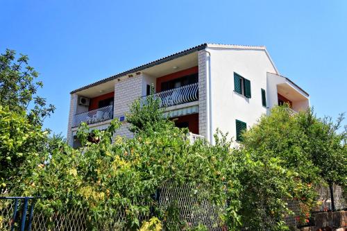  Apartments by the sea Loviste, Peljesac - 10182 in Lovište