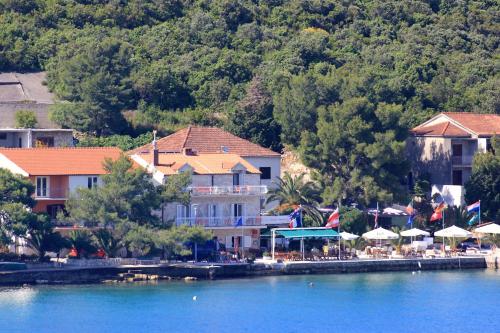  Apartments and rooms by the sea Loviste, Peljesac - 10181 in Lovište