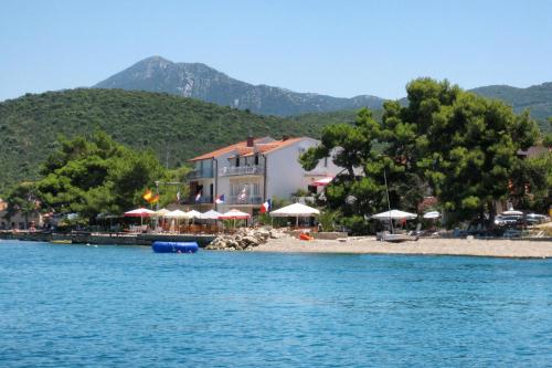  Apartments and rooms by the sea Loviste, Peljesac - 10181 in Lovište