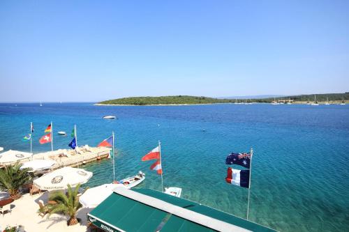 Apartments and rooms by the sea Loviste, Peljesac - 10181