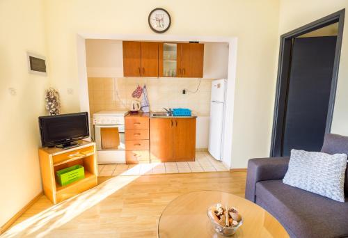 Apartment Zuronja 10134b - image 3