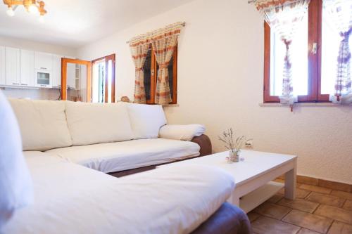 Family friendly house with a swimming pool Zavalatica Korcula - 9476 - image 3