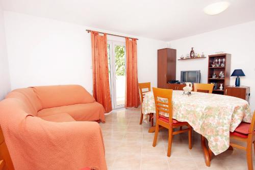 One-Bedroom Apartment with Balcony
