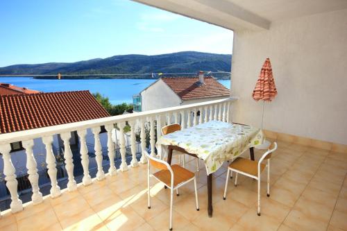 Apartments by the sea Marina Trogir - 9677 - image 12