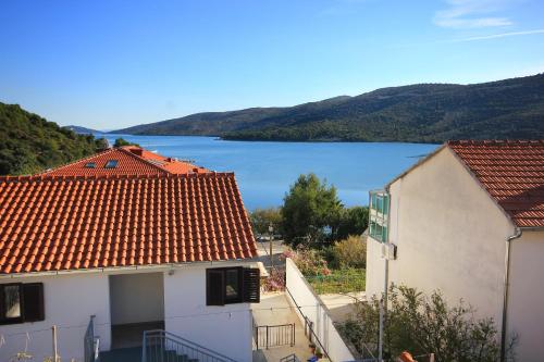 Apartments by the sea Marina Trogir - 9677 - image 13