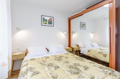 Apartments with WiFi Split - 11660, Split (photo 6)