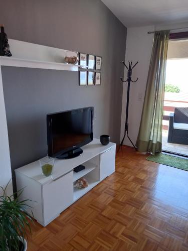 One-Bedroom Apartment with Balcony and Sea View image 10