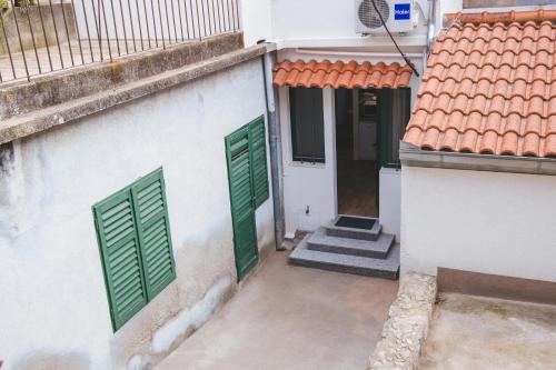 Apartments with a parking space Split - 11690 - image 5