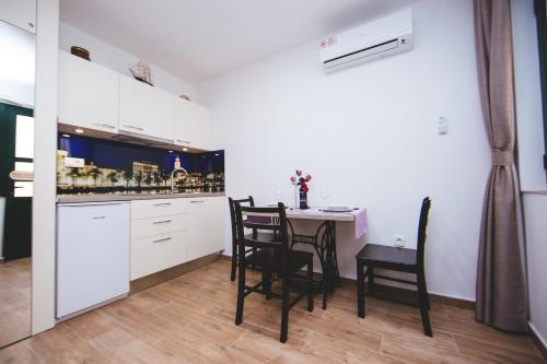 Apartments with a parking space Split - 11690, Split (photo 7)