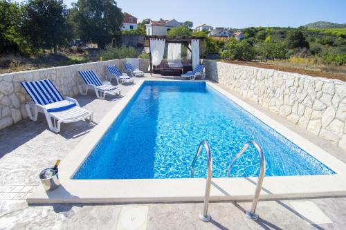 Apartments with a swimming pool Gustirna Trogir - 11703 - image 5