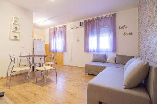 Apartments with a swimming pool Gustirna Trogir - 11703 - image 9
