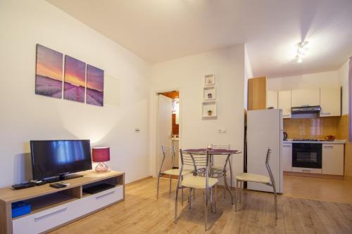 Apartments with a swimming pool Gustirna Trogir - 11703 - image 13
