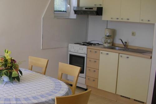 Apartments with WiFi Bol Brac - 11728 - main image