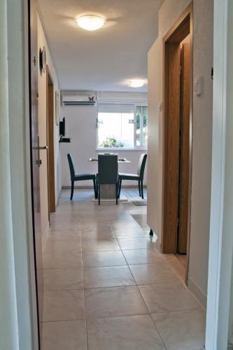 Apartments with a parking space Split - 11726 - image 6