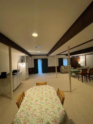 1 bedroom suite