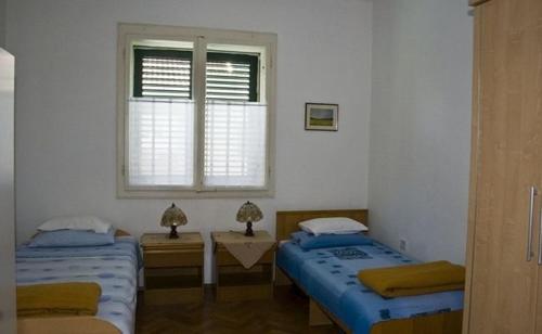 Apartments with WiFi Split - 11667 - image 9