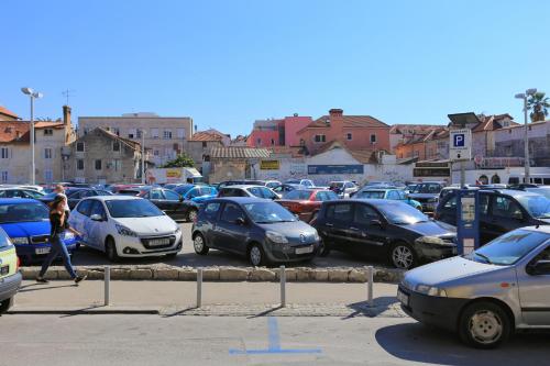 Apartments with WiFi Split - 11654 - image 7