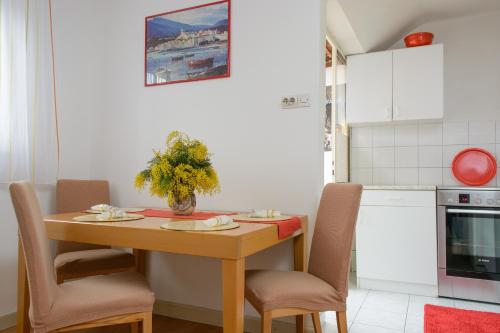 Apartments with WiFi Split - 11654 - image 12